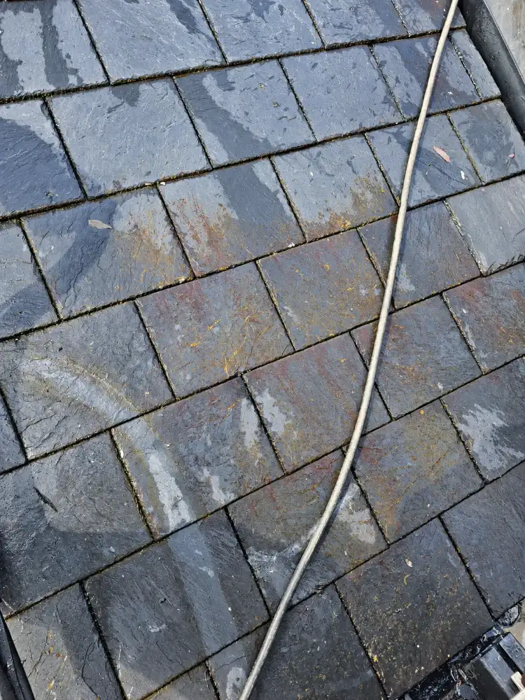 Roof cleaning in Nottingham